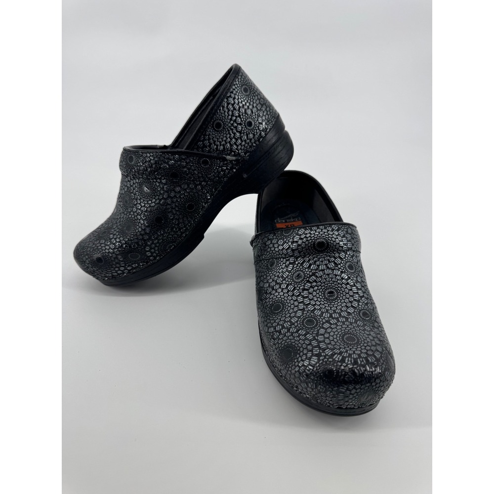 Dansko XP Professional Clogs Black Silver Metallic Medallion Leather Women 36